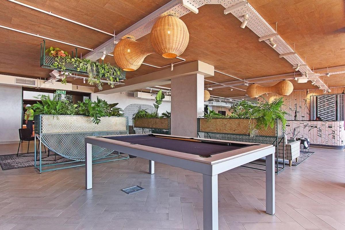 شقة Urban Chic Wex1 Mountain Views Pool Entertainment كيب تاون المظهر الخارجي الصورة